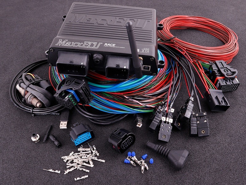 1786-maxxecu_race_premium-02